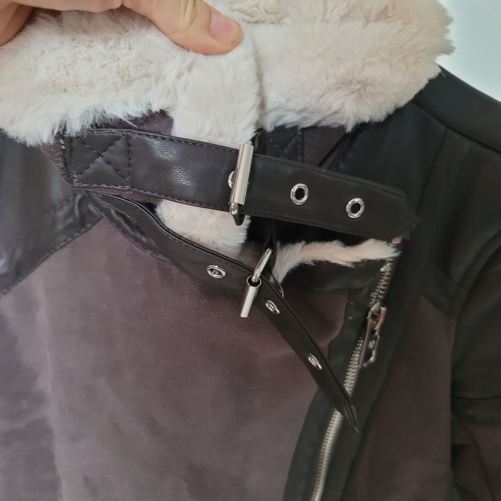 Leather jacket - Picture 3 of 5